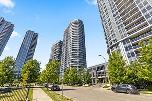 181 Village Green Sq, unit 216 for sale - image #1