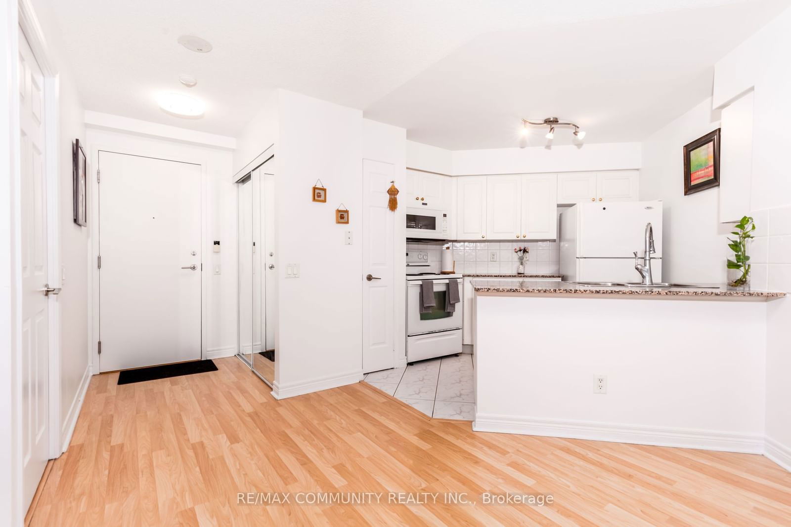 83 Borough Dr, unit 411 for sale - image #6