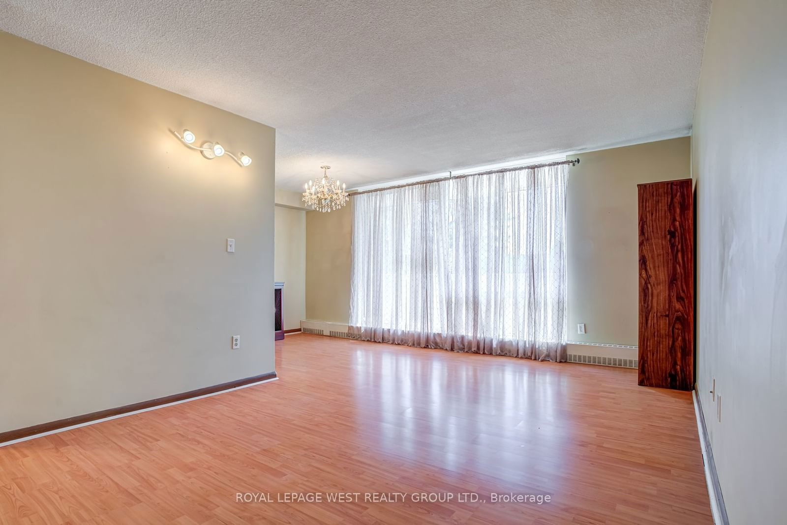 1250 Bridletowne Circ S, unit 211 for sale - image #9