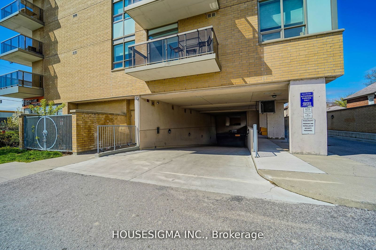 3520 Danforth Ave, unit 417 for rent - image #2