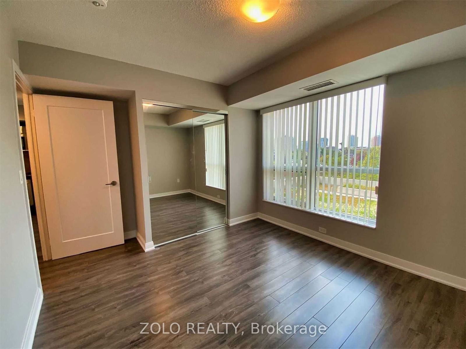 275 Village Green Sq, unit 420 for sale - image #6