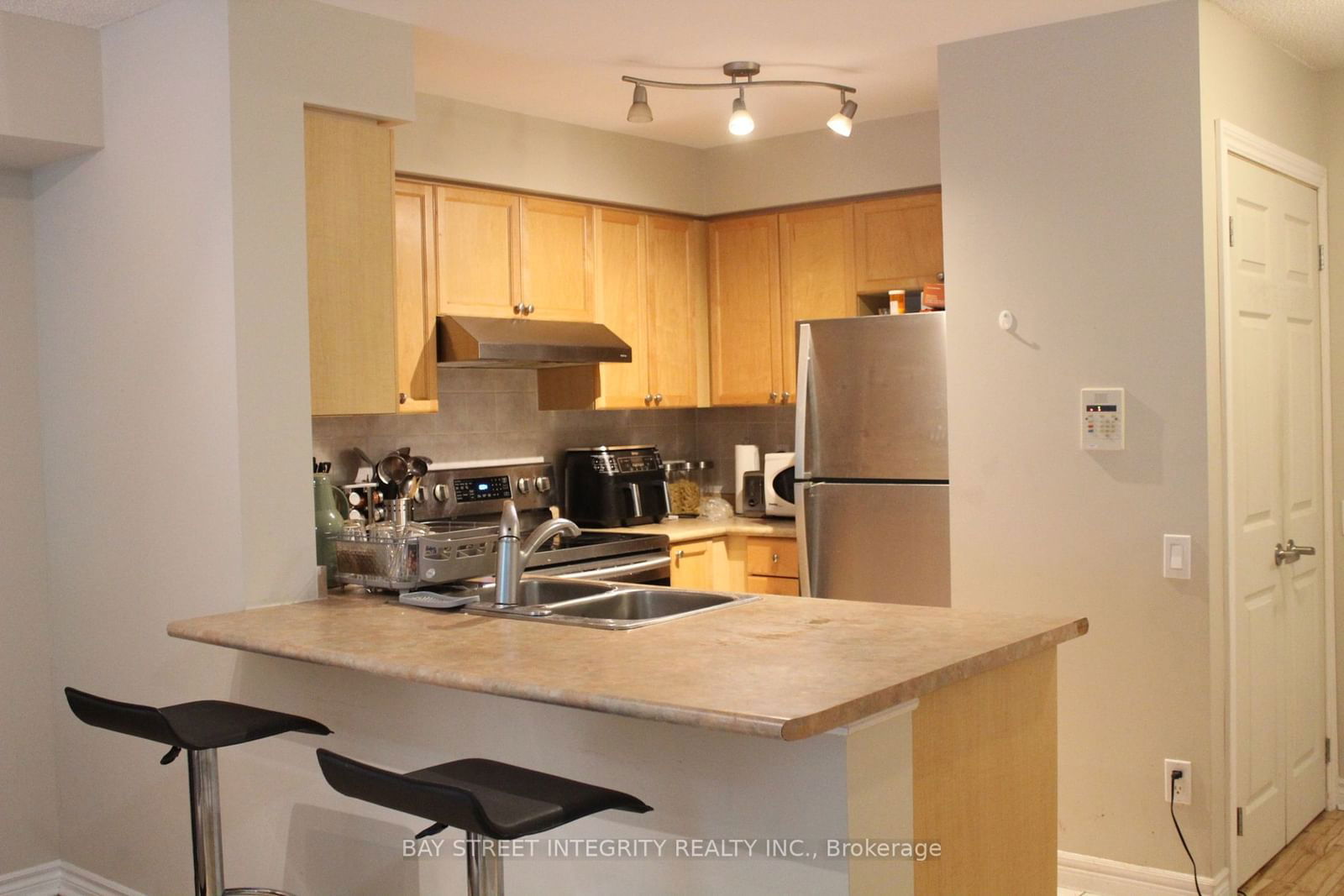 61 Town Centre Crt S, unit 811 for rent - image #8