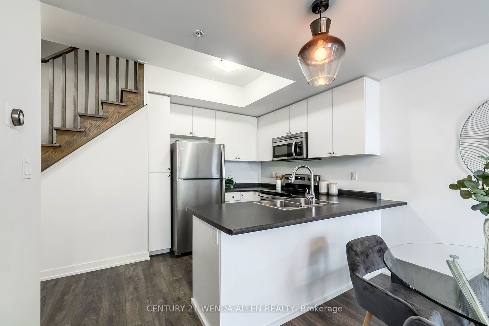 1555 Kingston Rd, unit 101 for sale - image #12