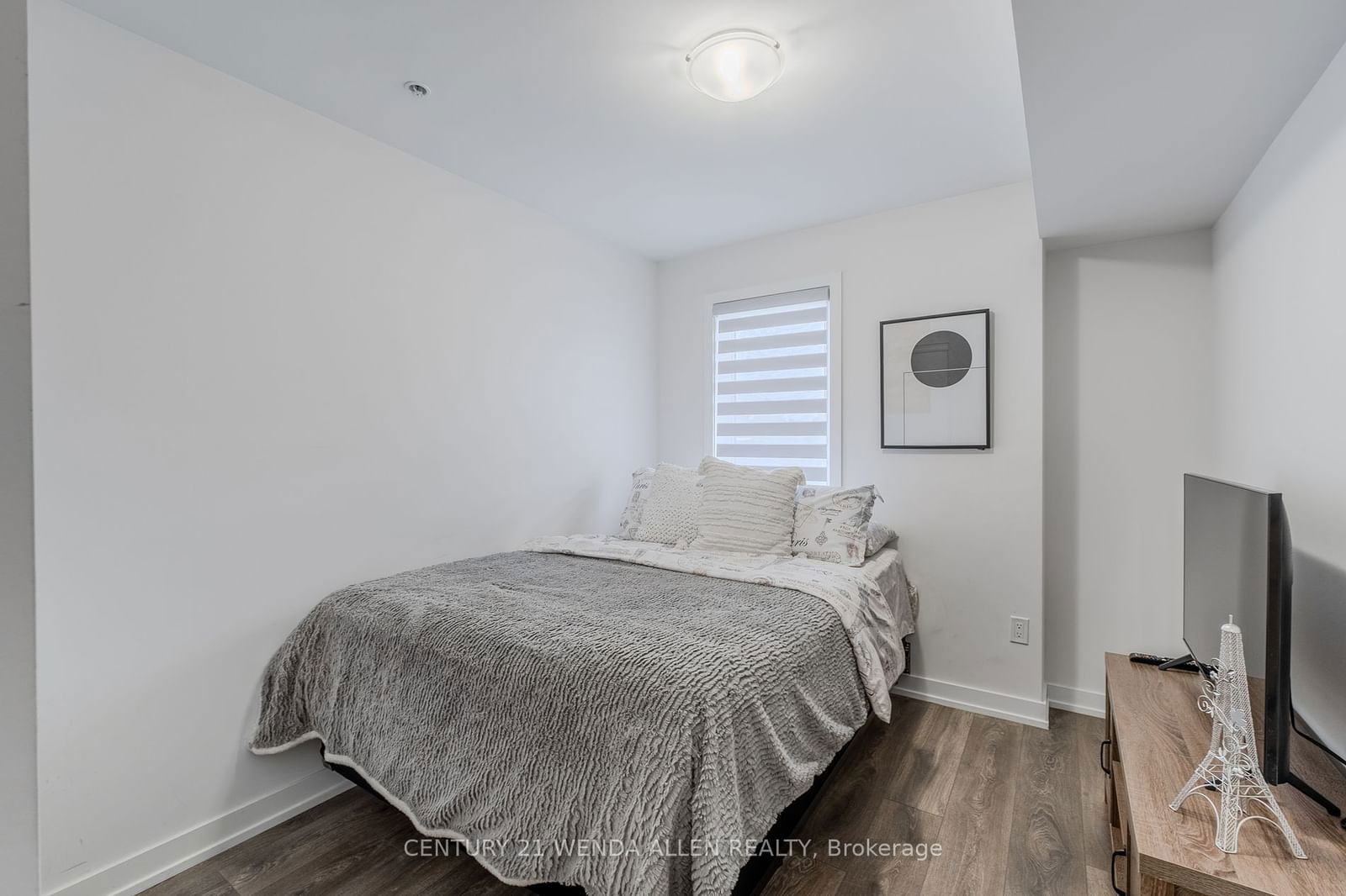 1555 Kingston Rd, unit 101 for sale - image #22