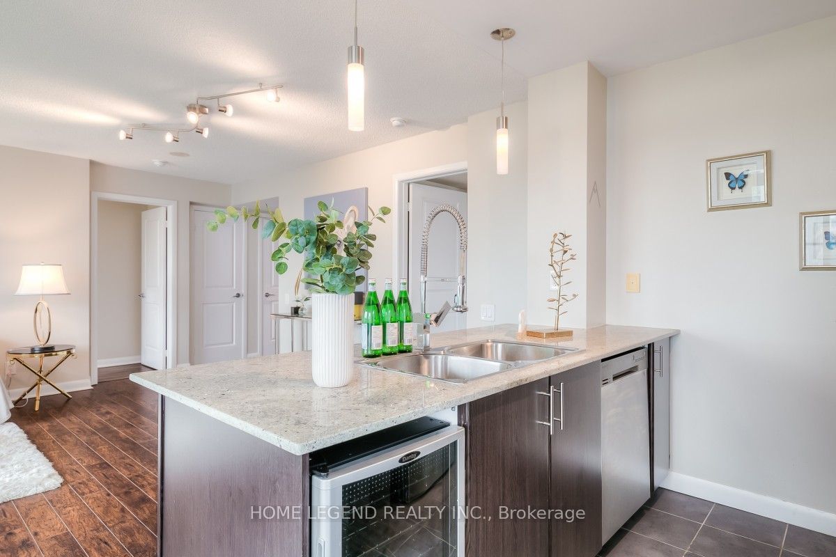 25 Town Centre Crt, unit 1502 for sale - image #8