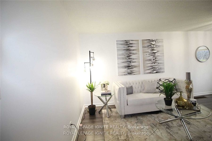 31 Parker Cres, unit 17 for sale - image #3