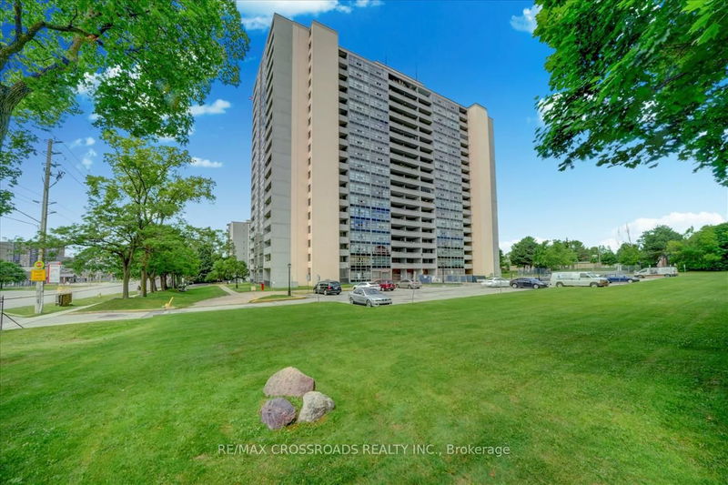 3380 Eglinton Ave E, unit 811 for sale - image #1