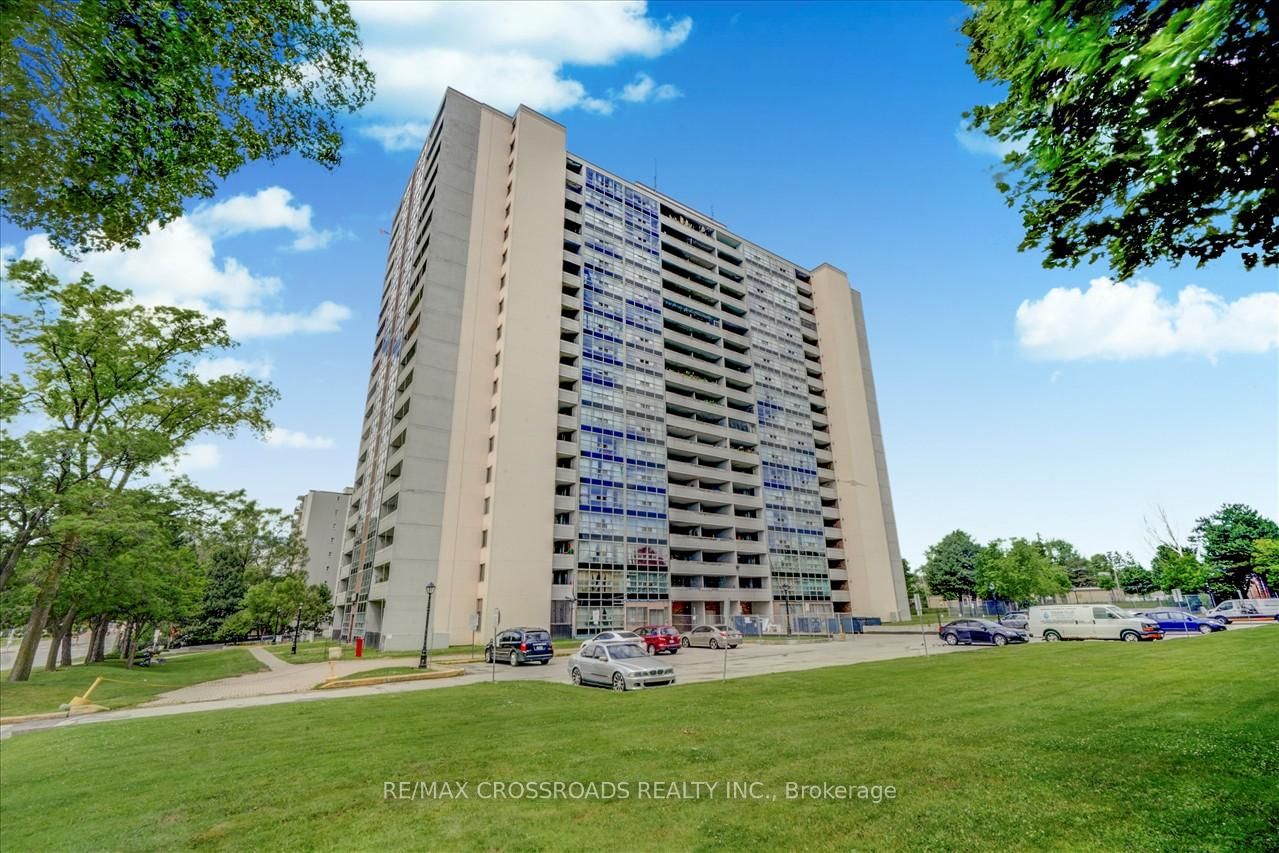 3380 Eglinton Ave E, unit 811 for sale - image #2