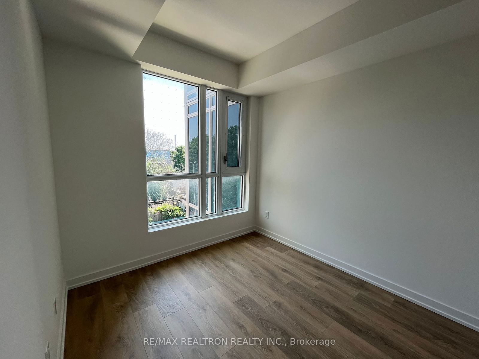 150 Logan Ave, unit 445 for sale - image #3