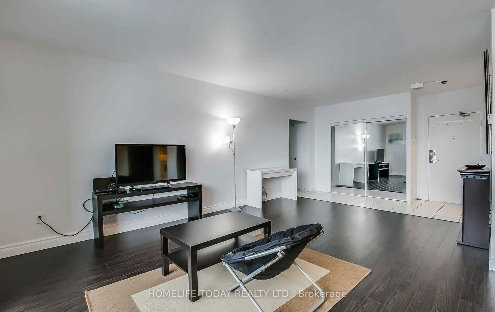 5 Massey Sq, unit 1806 for sale