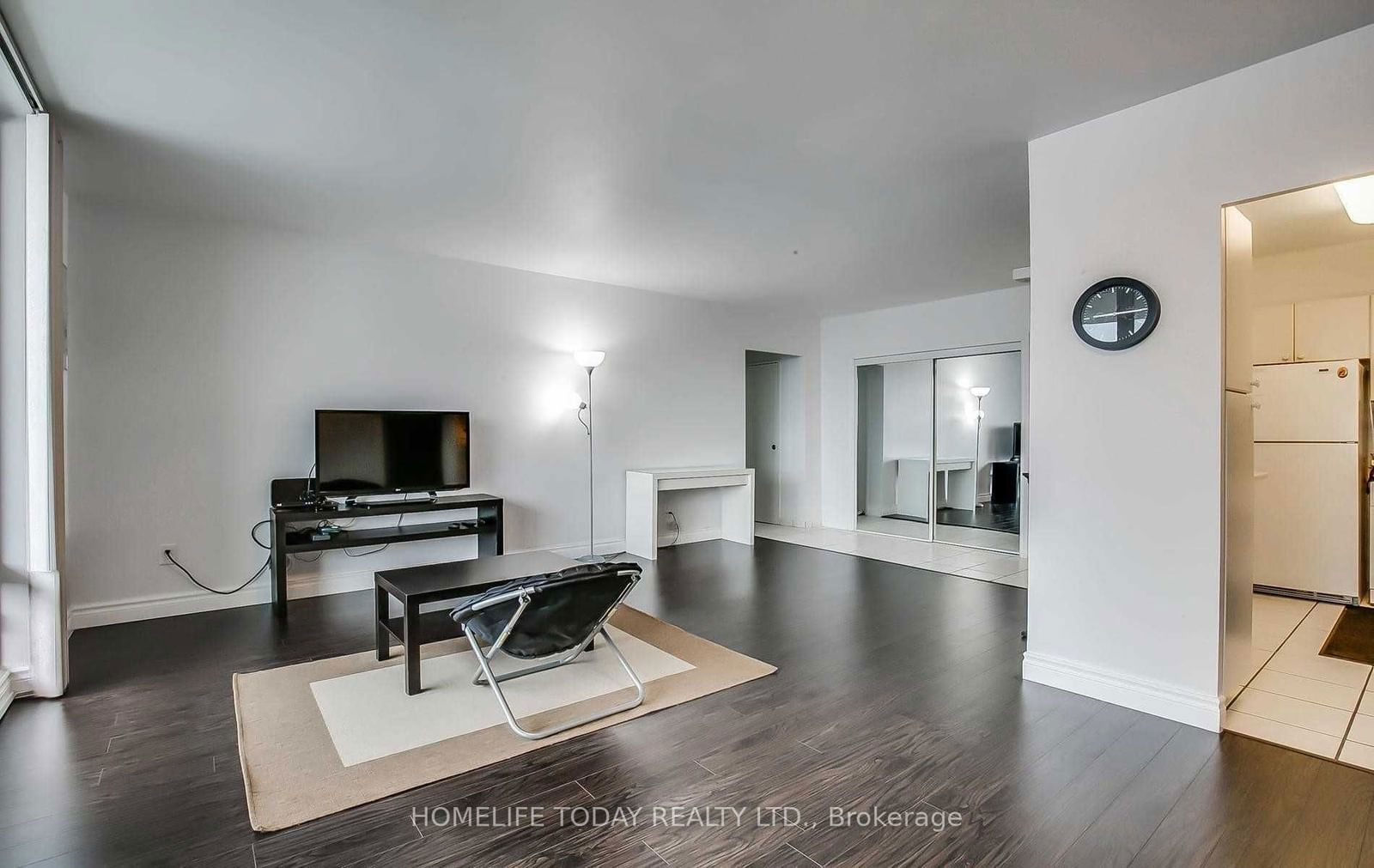 5 Massey Sq, unit 1806 for sale