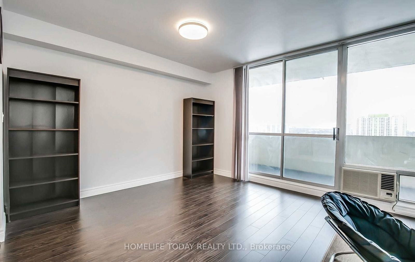 5 Massey Sq, unit 1806 for sale