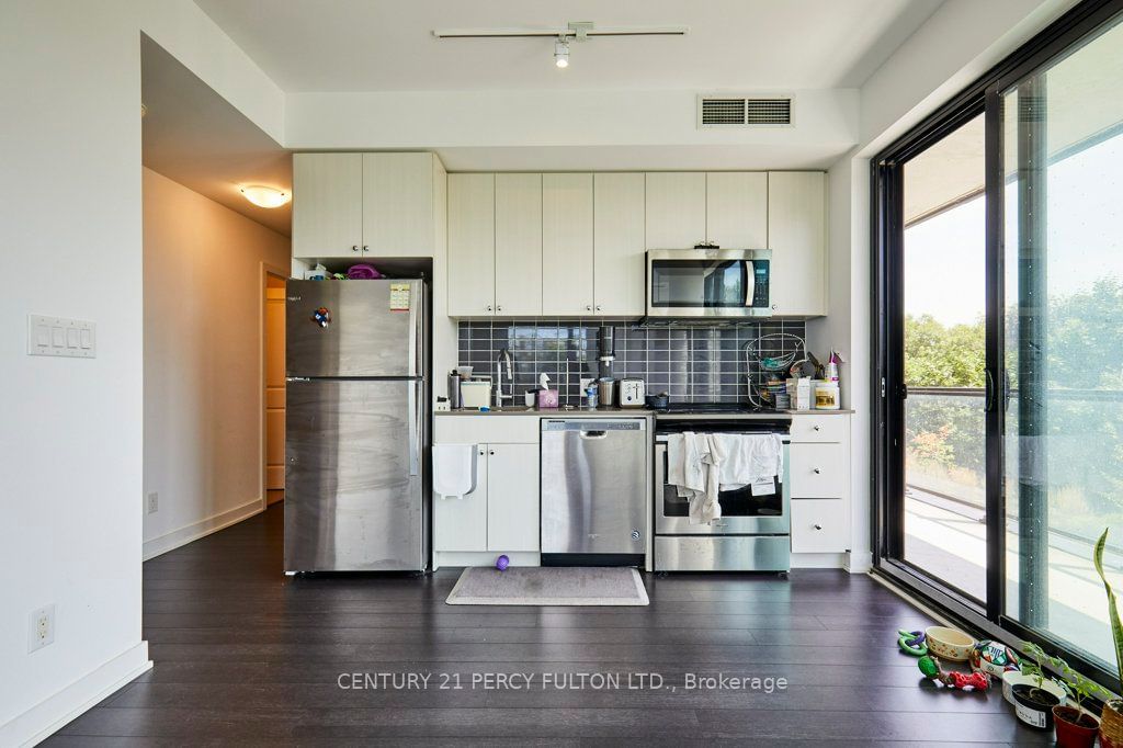 2799 Kingston Rd, unit 305 for sale - image #4