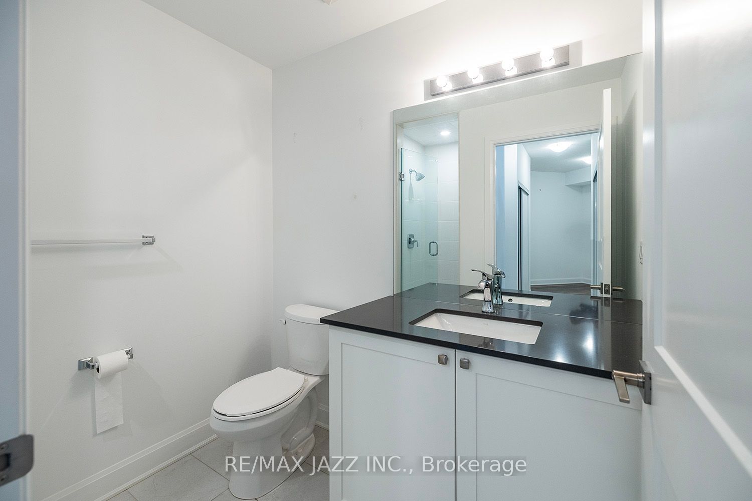 50 Lakebreeze Dr, unit 401 for sale - image #14