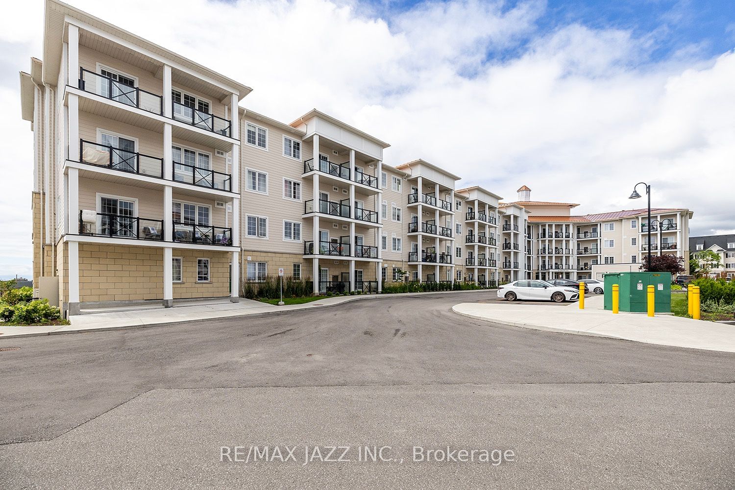 50 Lakebreeze Dr, unit 401 for sale - image #4