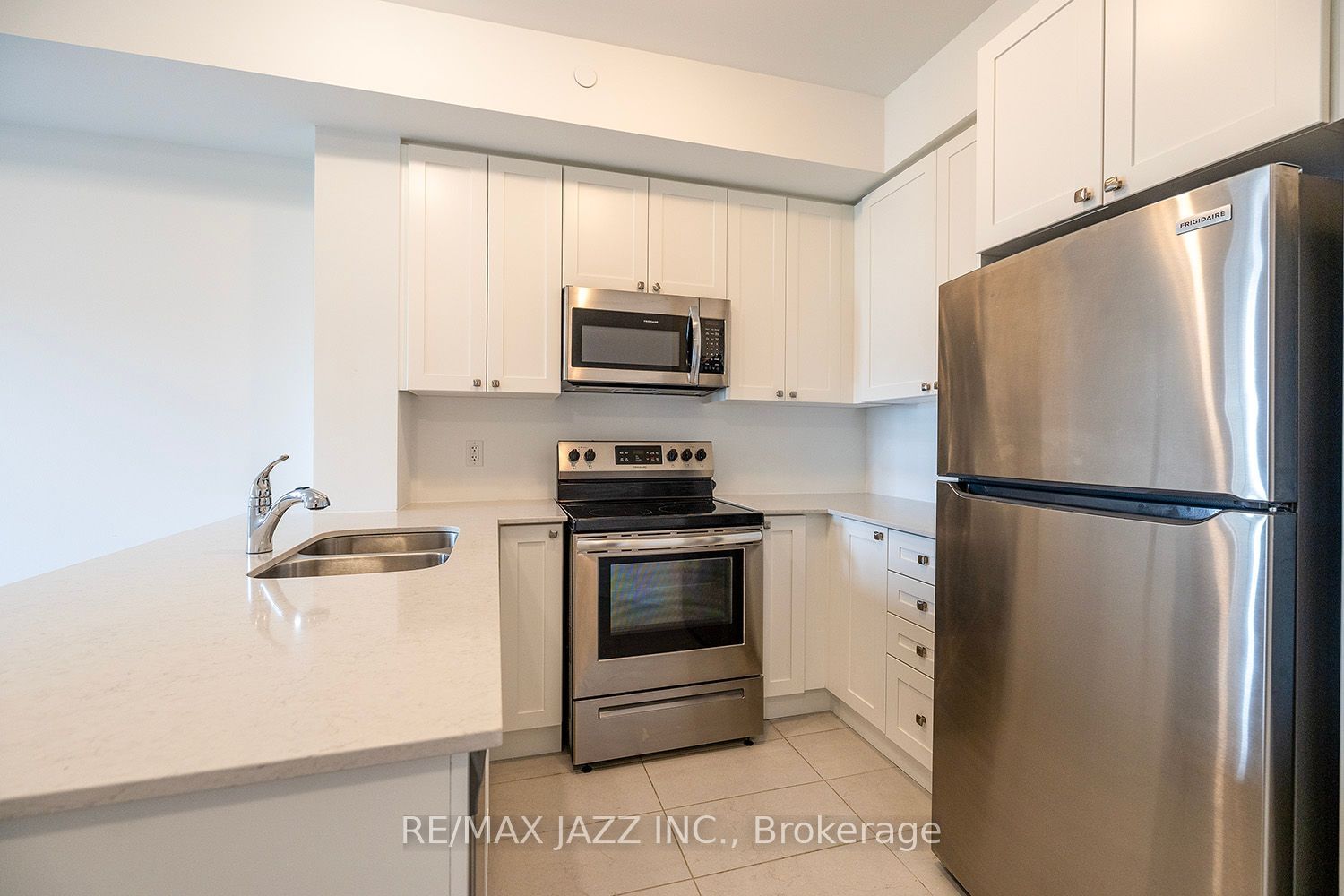 50 Lakebreeze Dr, unit 401 for sale - image #8