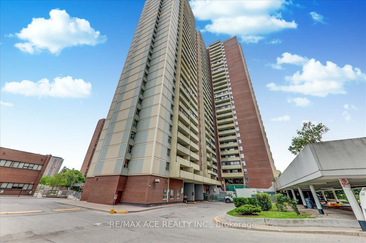 5 Massey Sq, unit 910 for sale - image #3