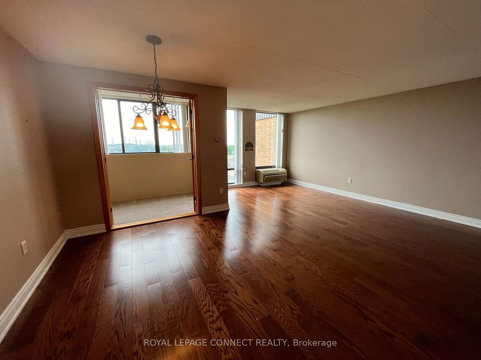 1530 Pickering Pkwy, unit 606 for sale - image #15