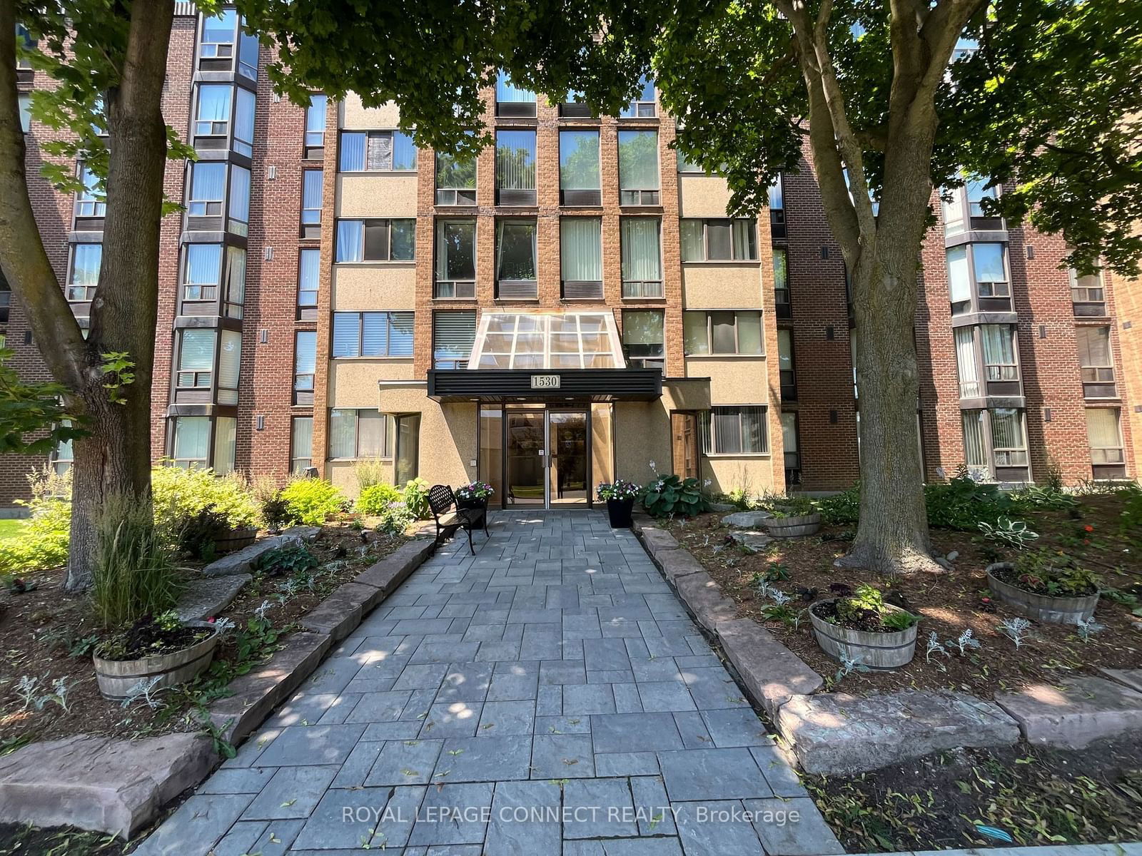 1530 Pickering Pkwy, unit 606 for sale - image #4