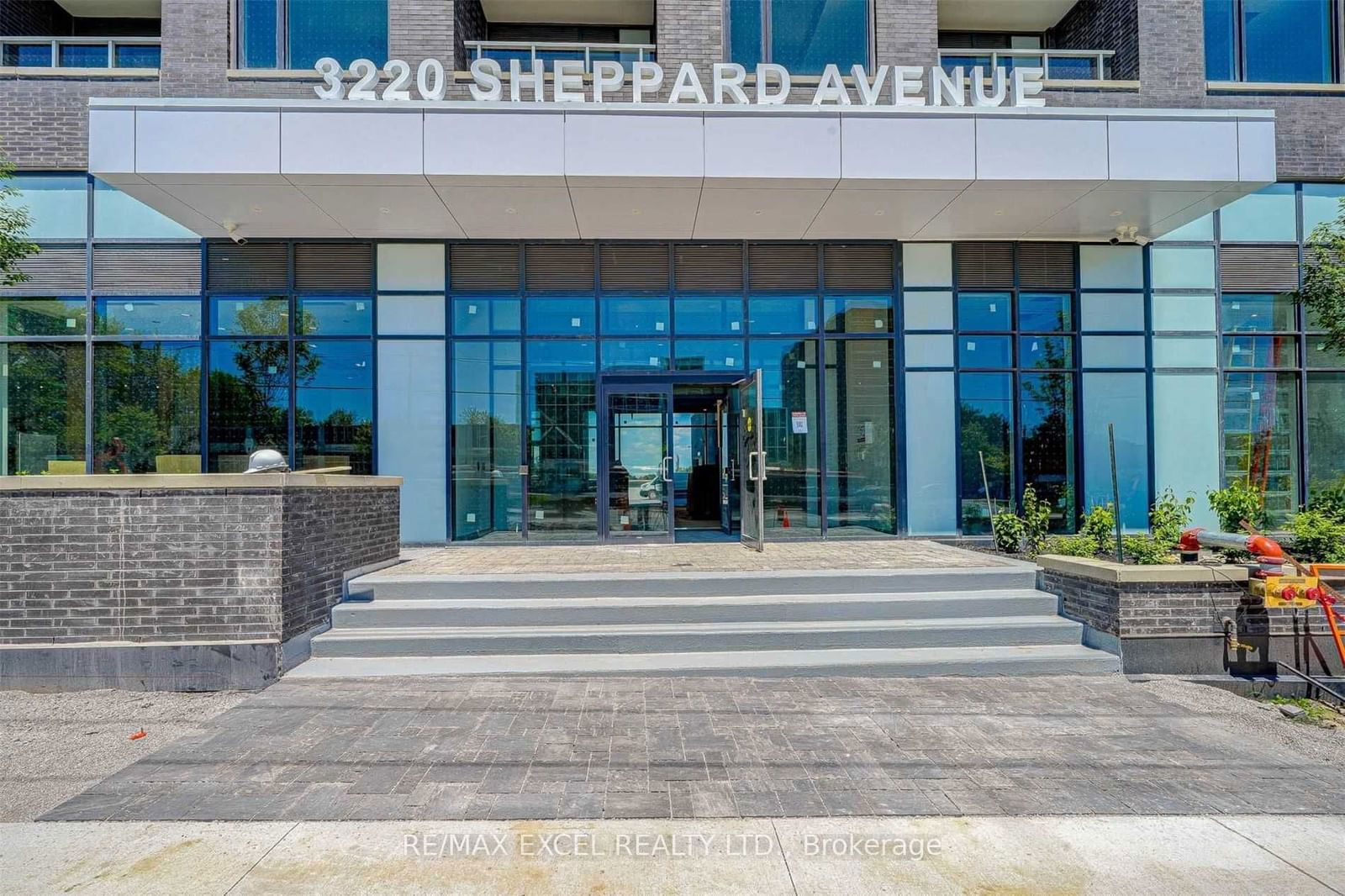 3220 Sheppard Ave E, unit 421 for sale