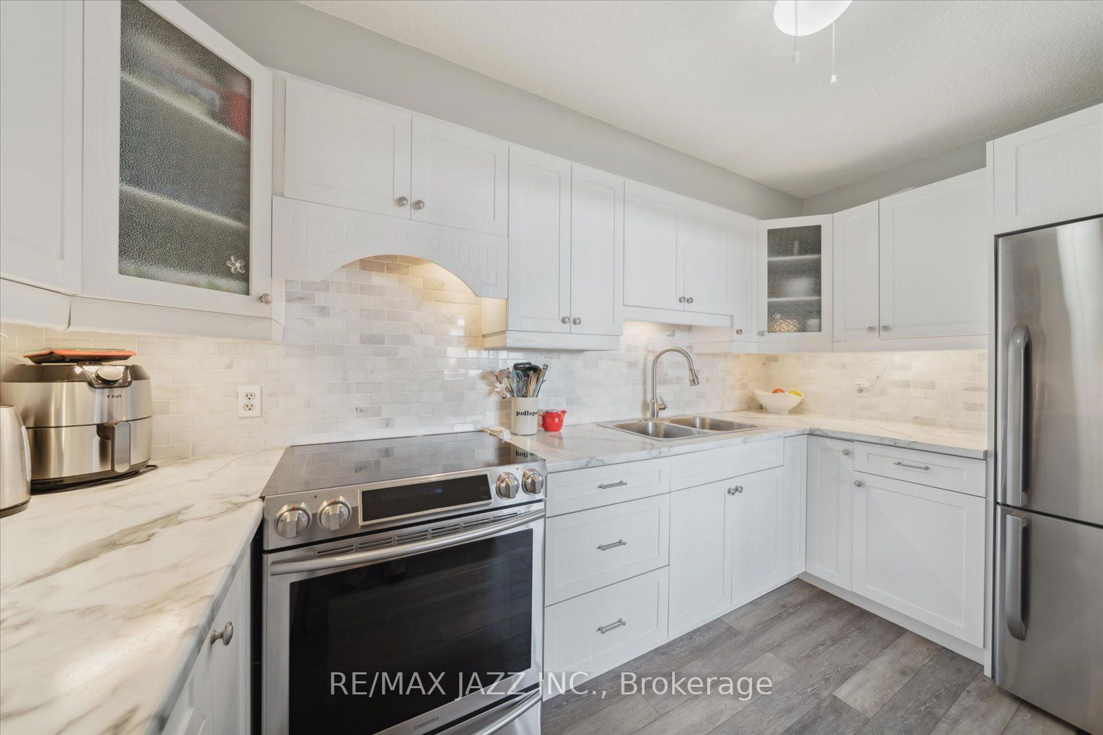 55 William St E, unit 914 for sale - image #11