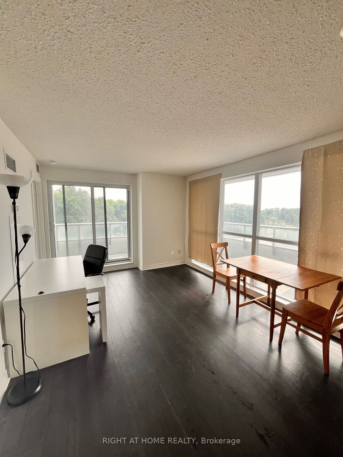 50 Town Centre Crt, unit 502 for rent