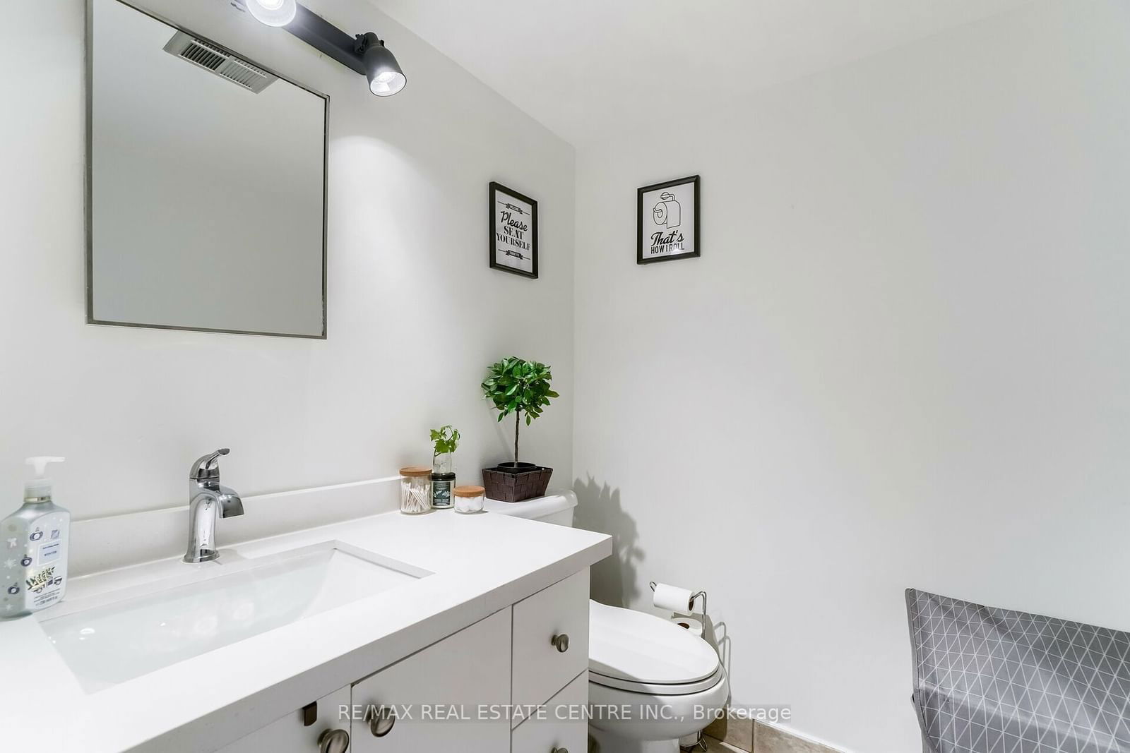 99 Blackwell Ave, unit 208 for sale - image #31