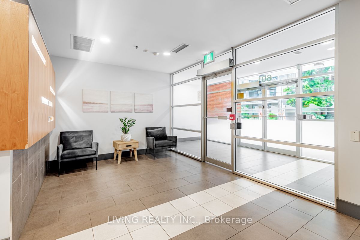 601 Kingston Rd, unit 315 for sale - image #3