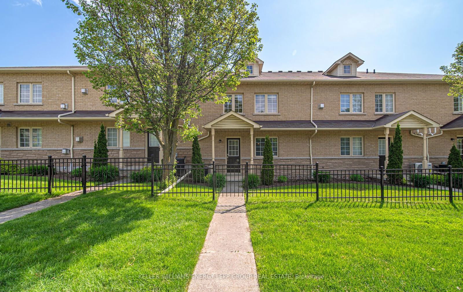 Camelot Townhomes, Oshawa, Toronto