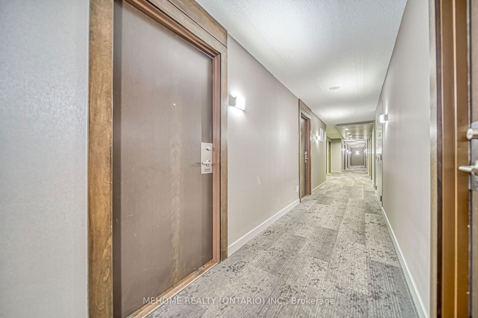 135 Village Green Sq, unit 3525 for sale - image #7