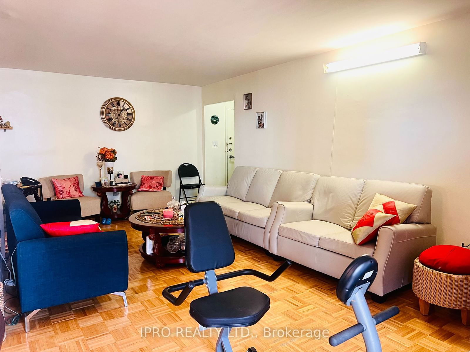 5 Massey Sq, unit 2418 for sale - image #4