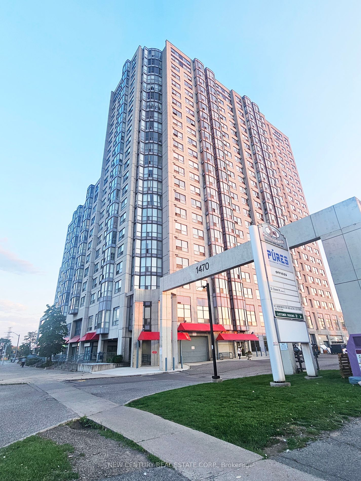 1470 Midland Ave, unit 801 for sale - image #1