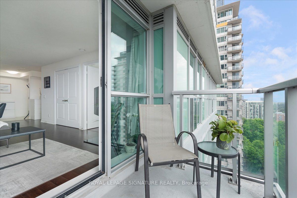 50 Town Centre Crt, unit 2111 for sale