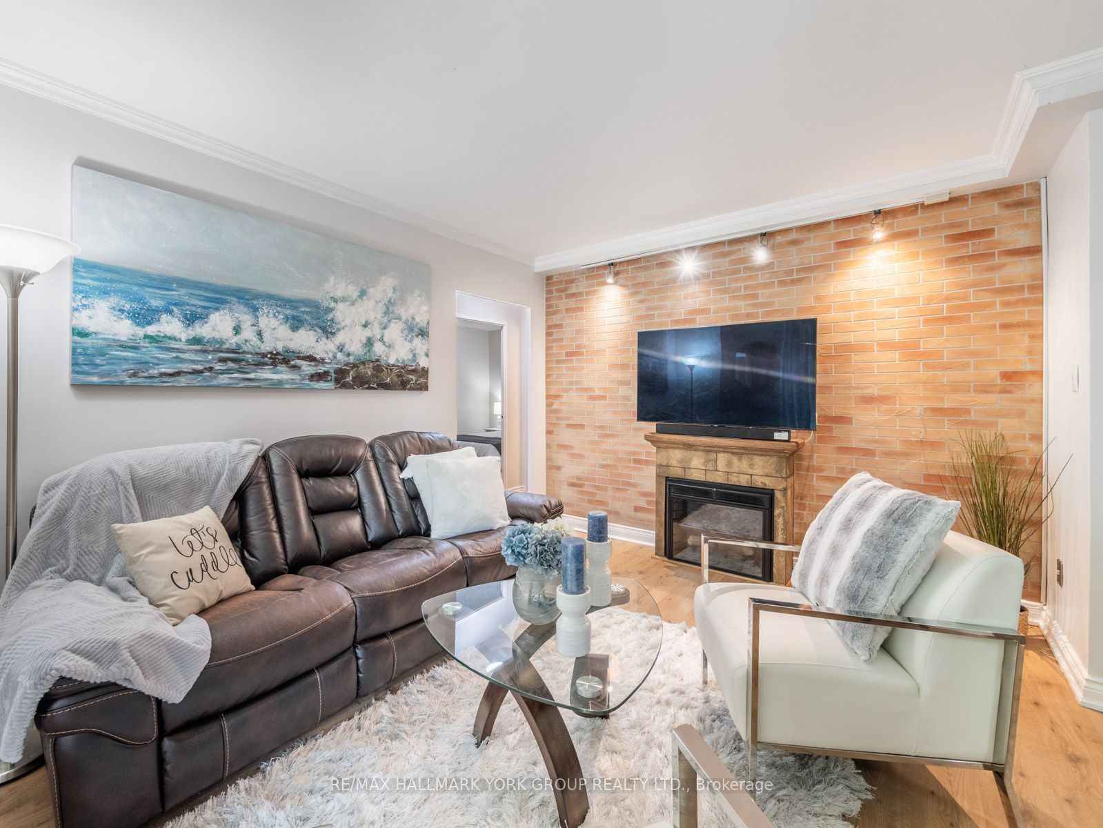 1145 Logan Ave, unit 101 for sale - image #10