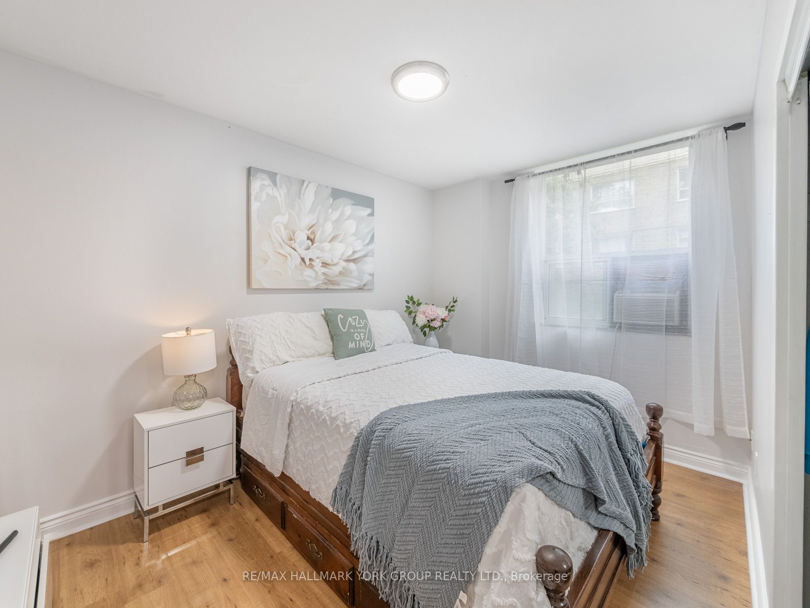 1145 Logan Ave, unit 101 for sale - image #18