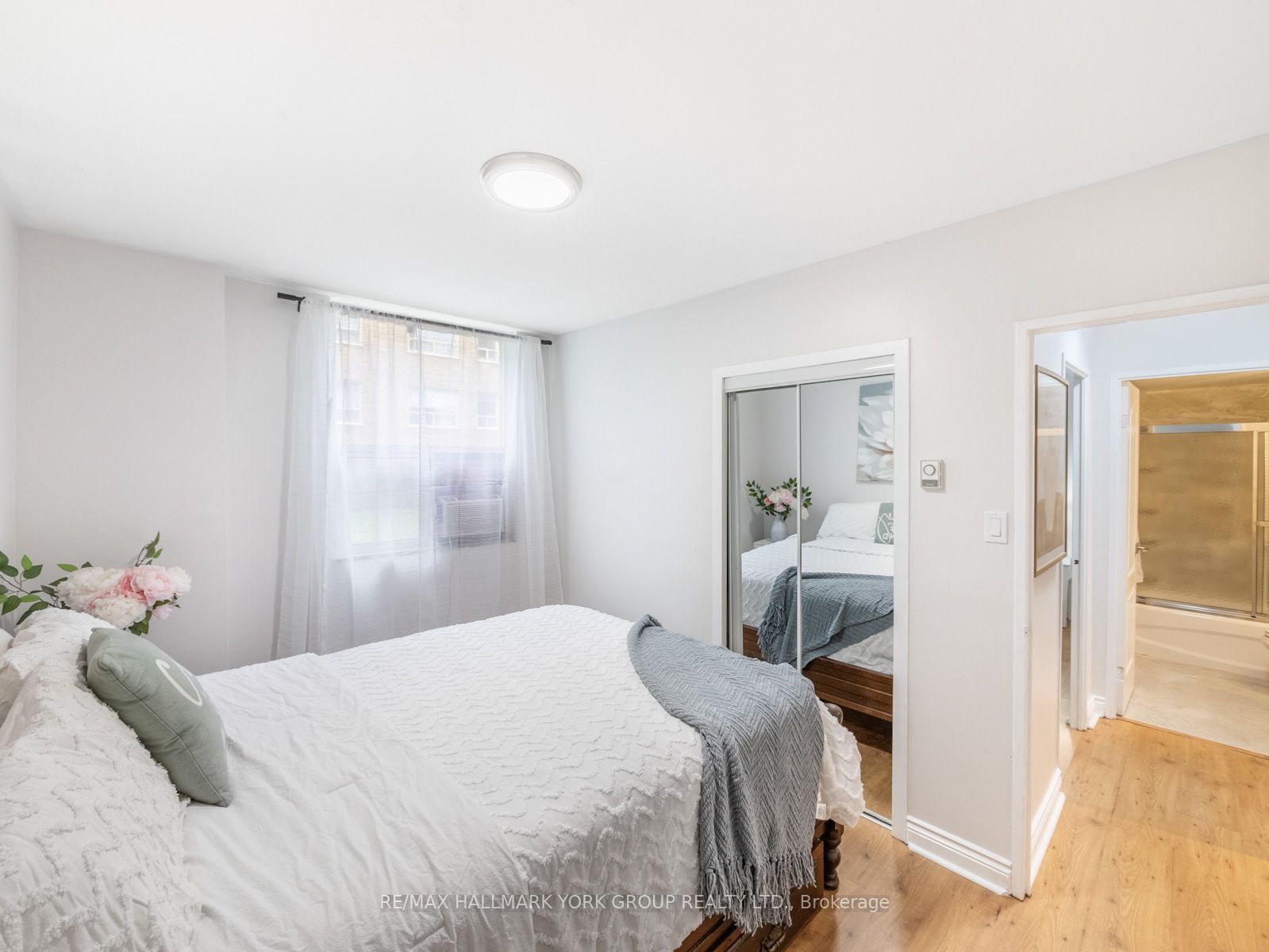 1145 Logan Ave, unit 101 for sale - image #20