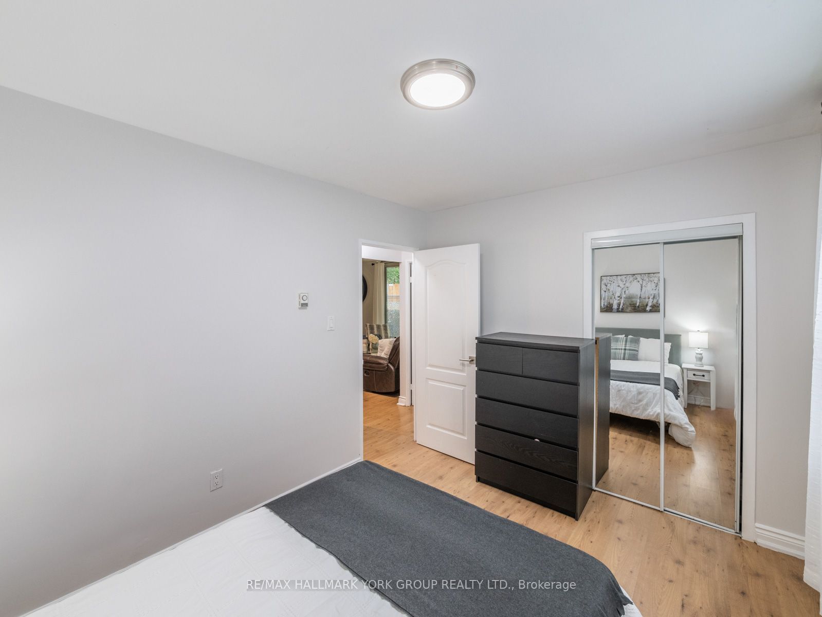 1145 Logan Ave, unit 101 for sale - image #24