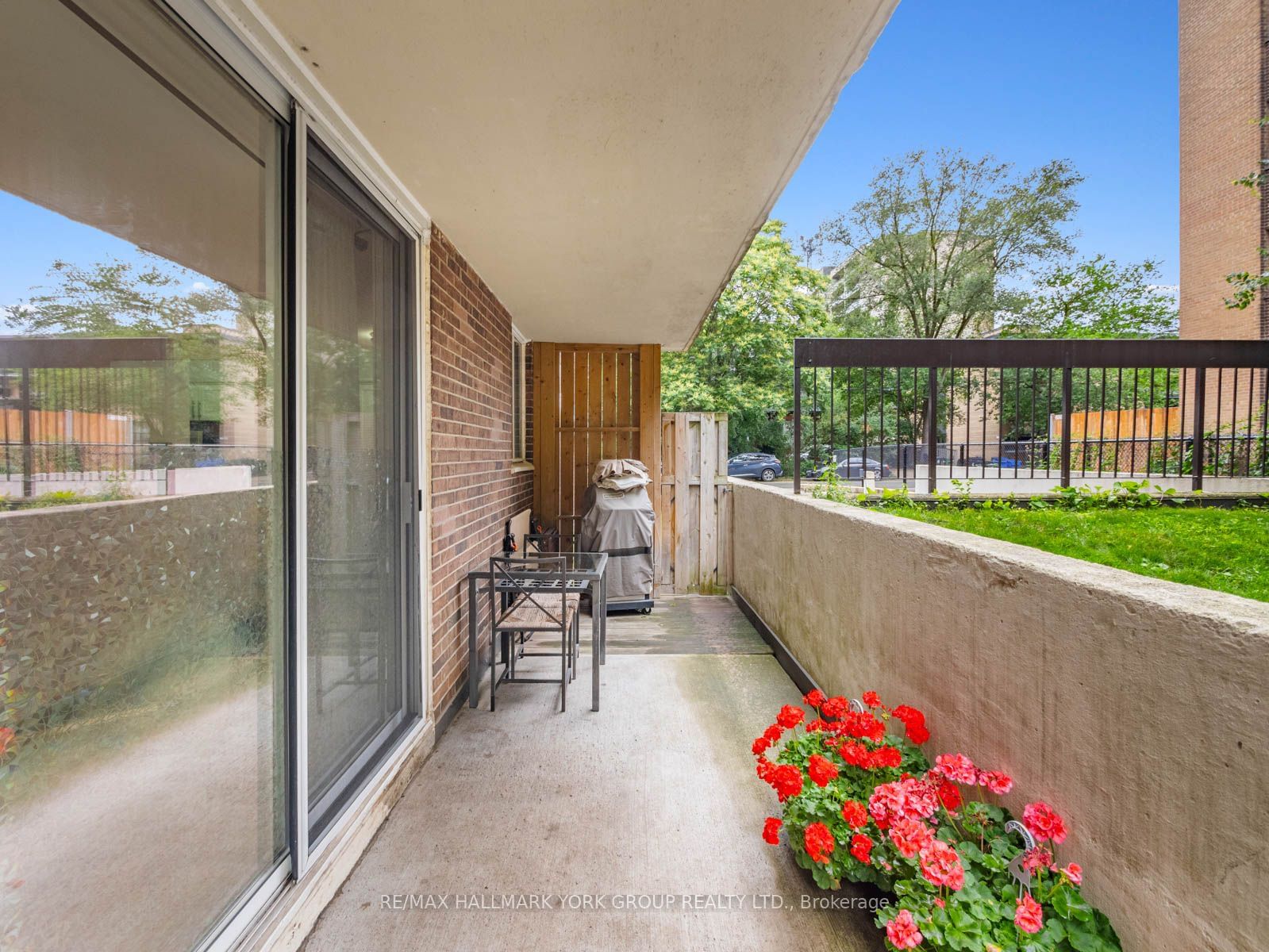 1145 Logan Ave, unit 101 for sale - image #26