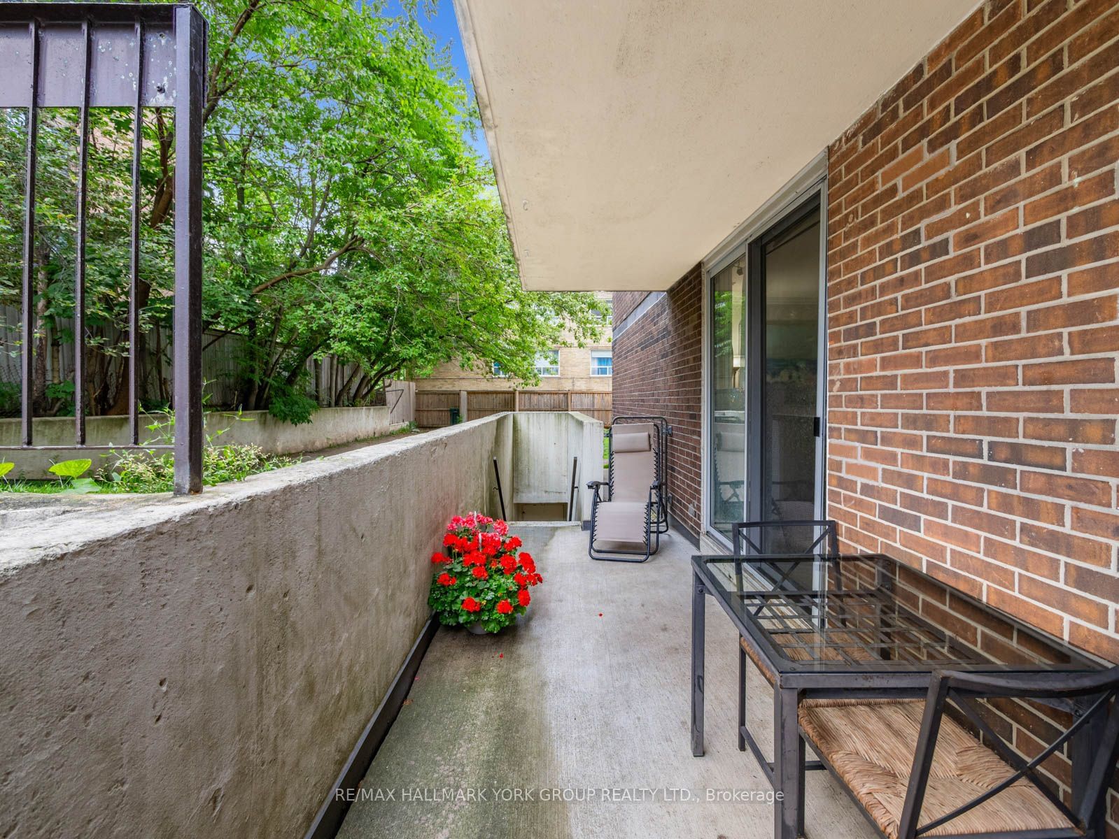 1145 Logan Ave, unit 101 for sale - image #27