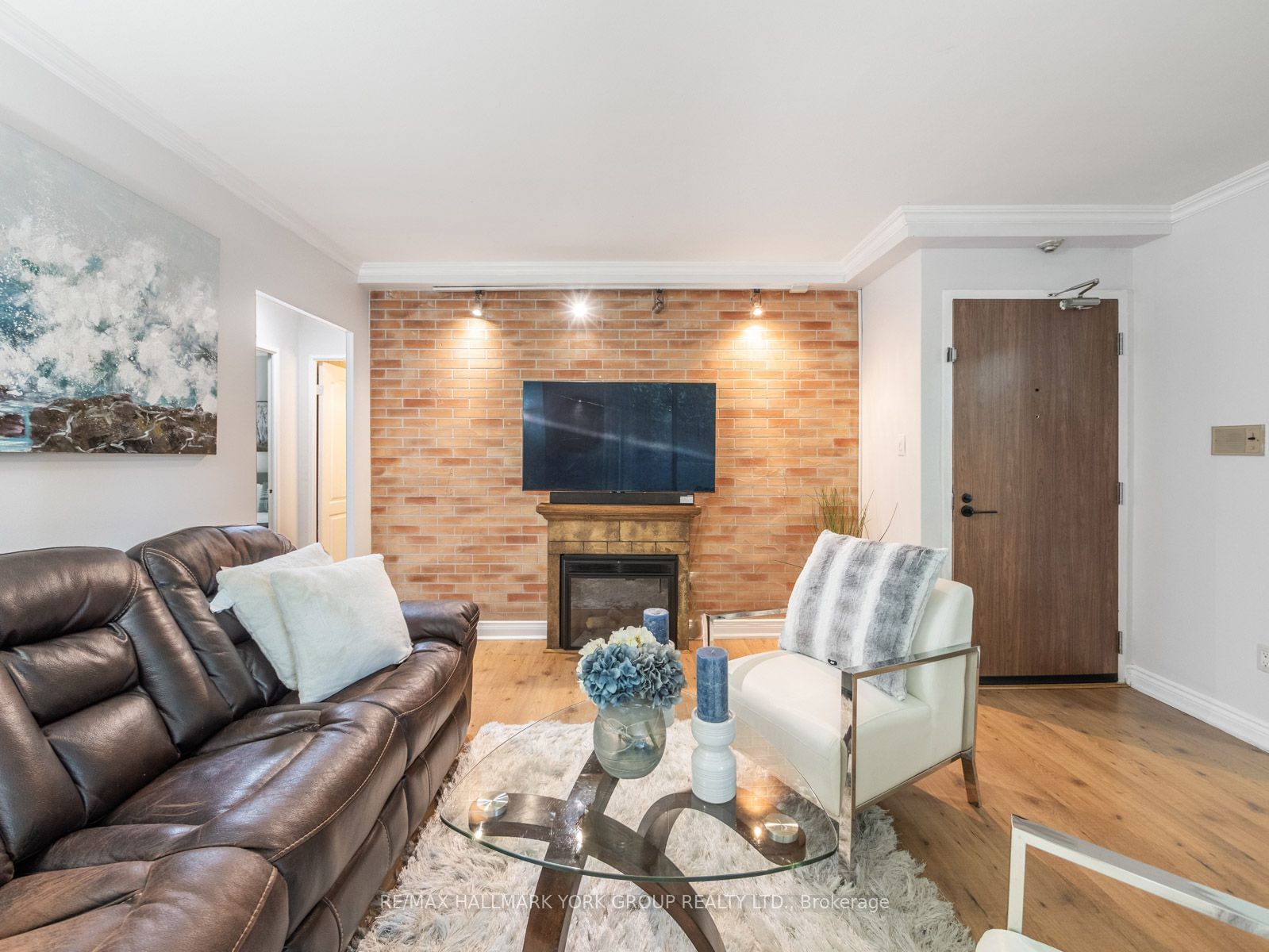 1145 Logan Ave, unit 101 for sale - image #4