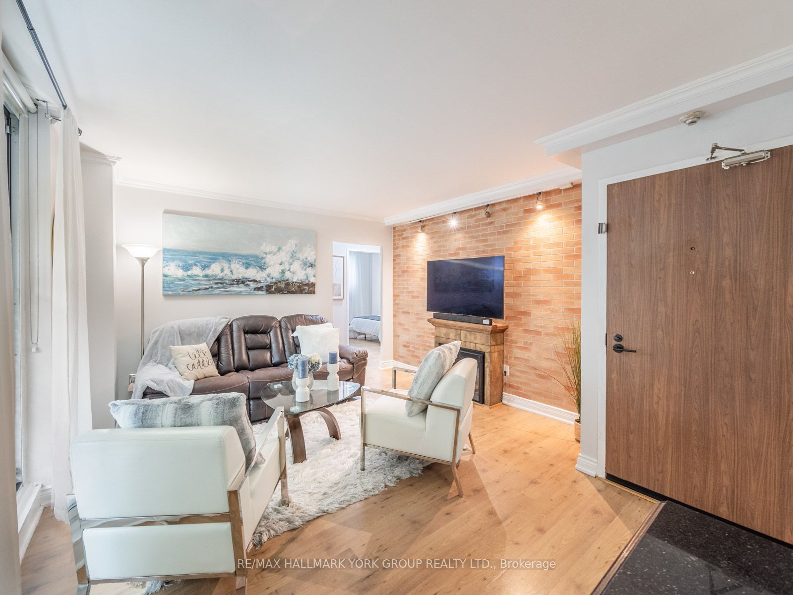 1145 Logan Ave, unit 101 for sale - image #5