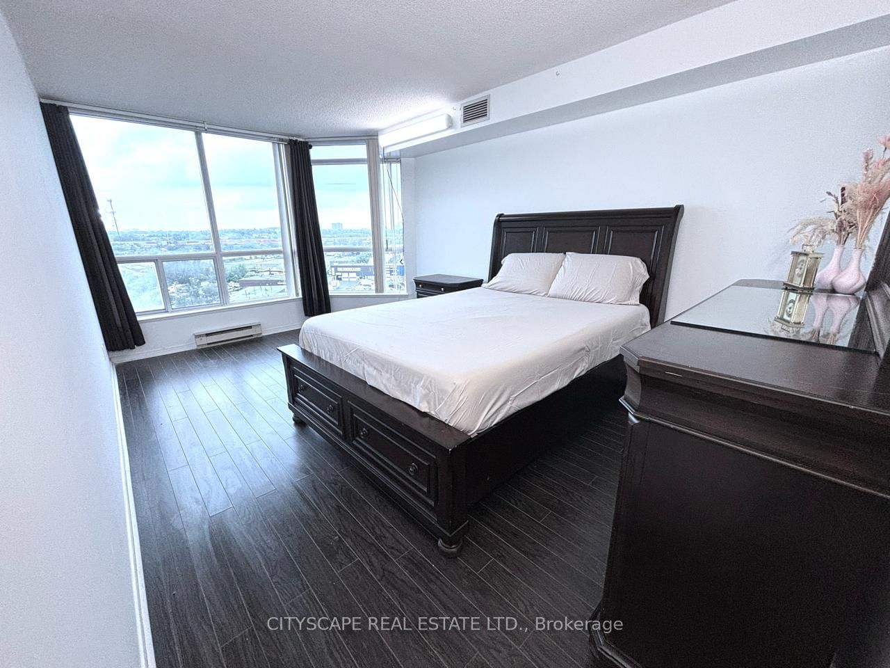 4725 Sheppard Ave, unit 1009 for sale