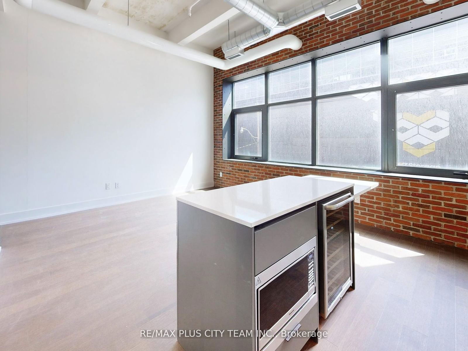 150 Logan Ave, unit 206 for sale - image #5