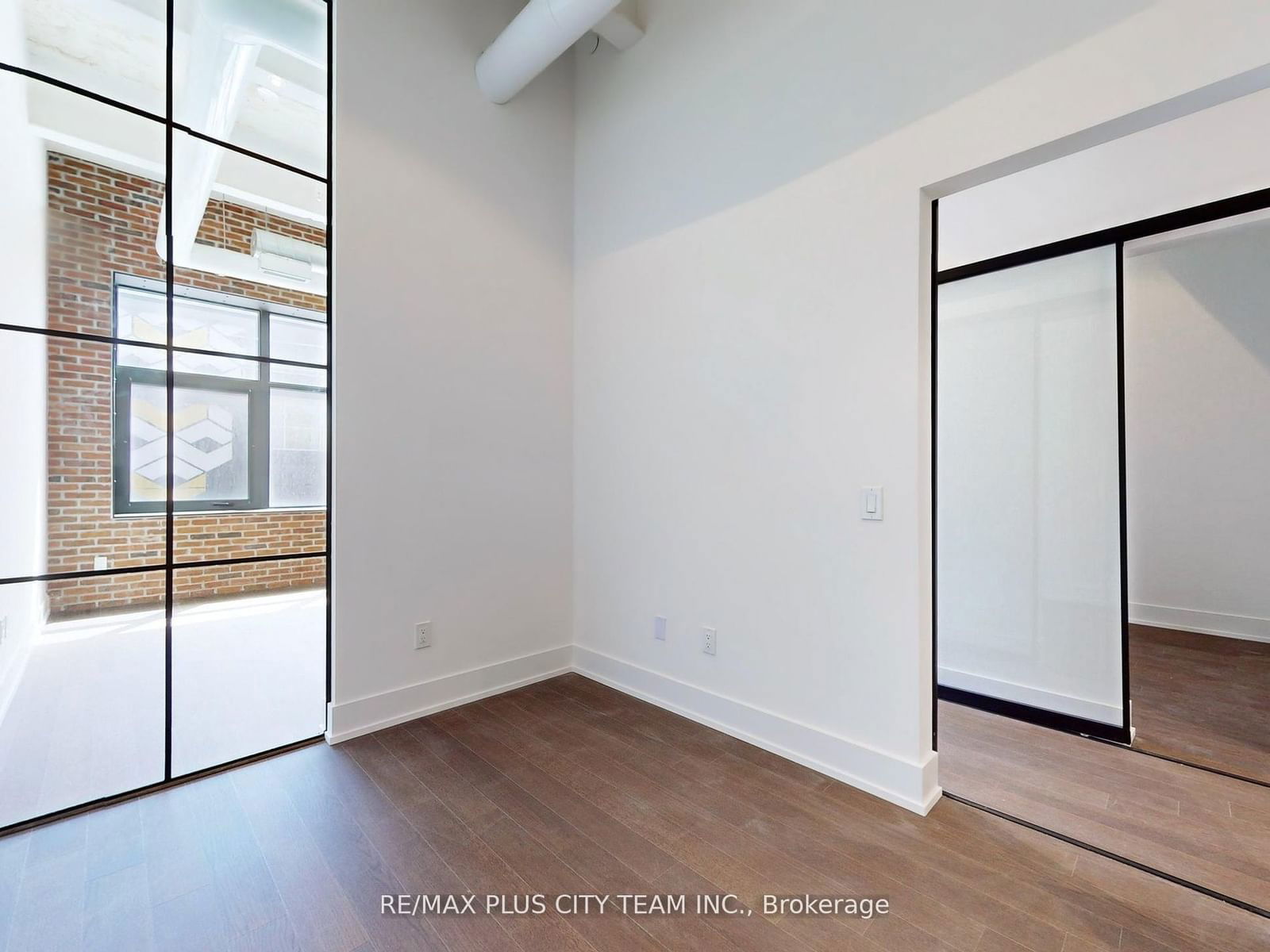 150 Logan Ave, unit 206 for sale - image #8