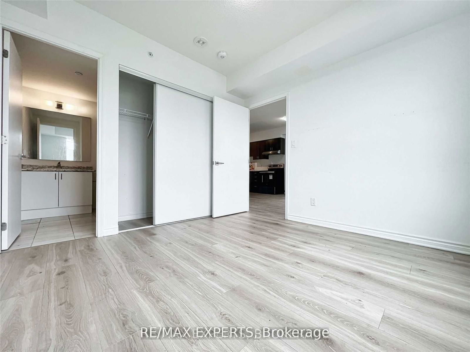 1 Falaise Rd, unit 315 for rent - image #5