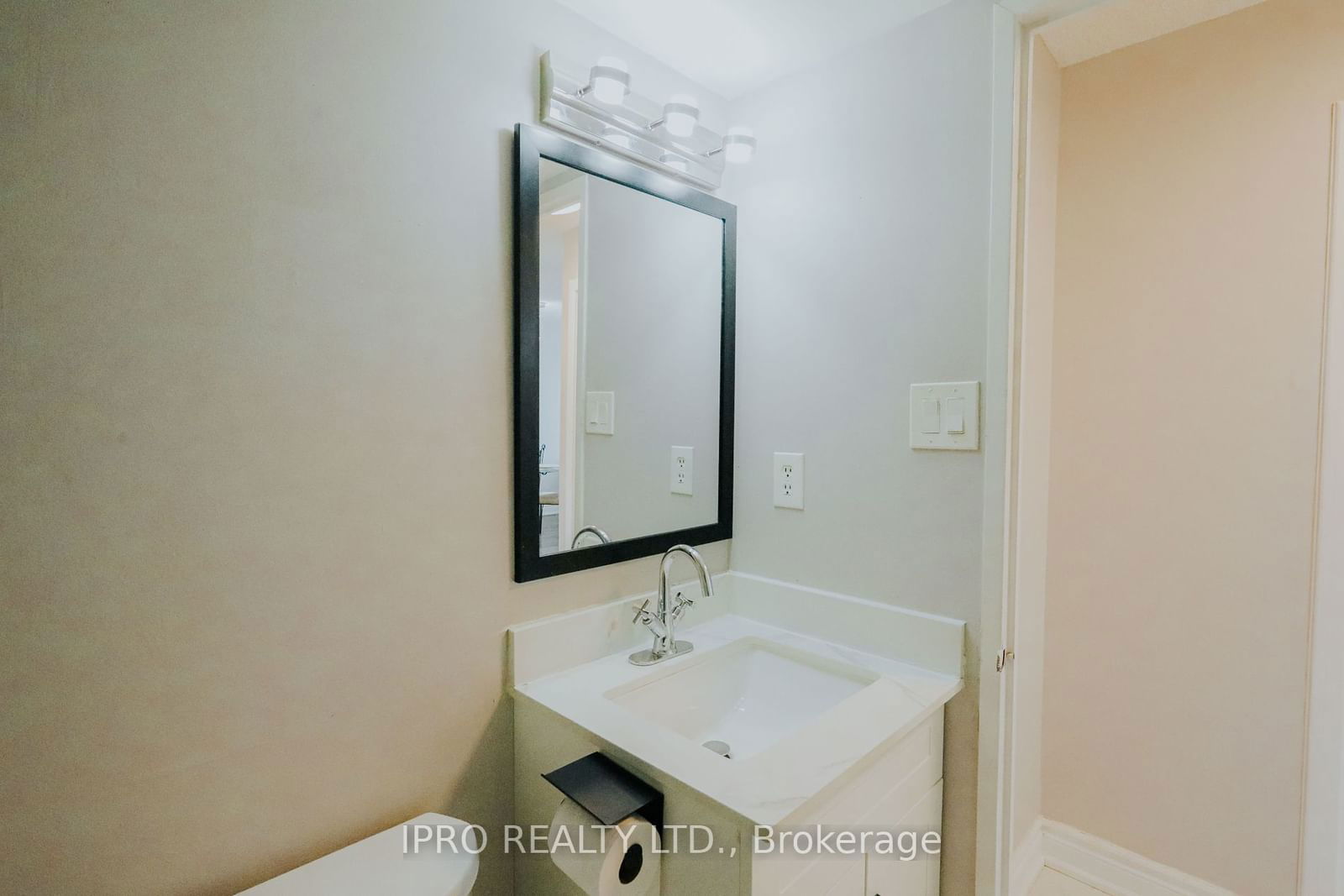 99 Blackwell Ave, unit 1113 for sale - image #24