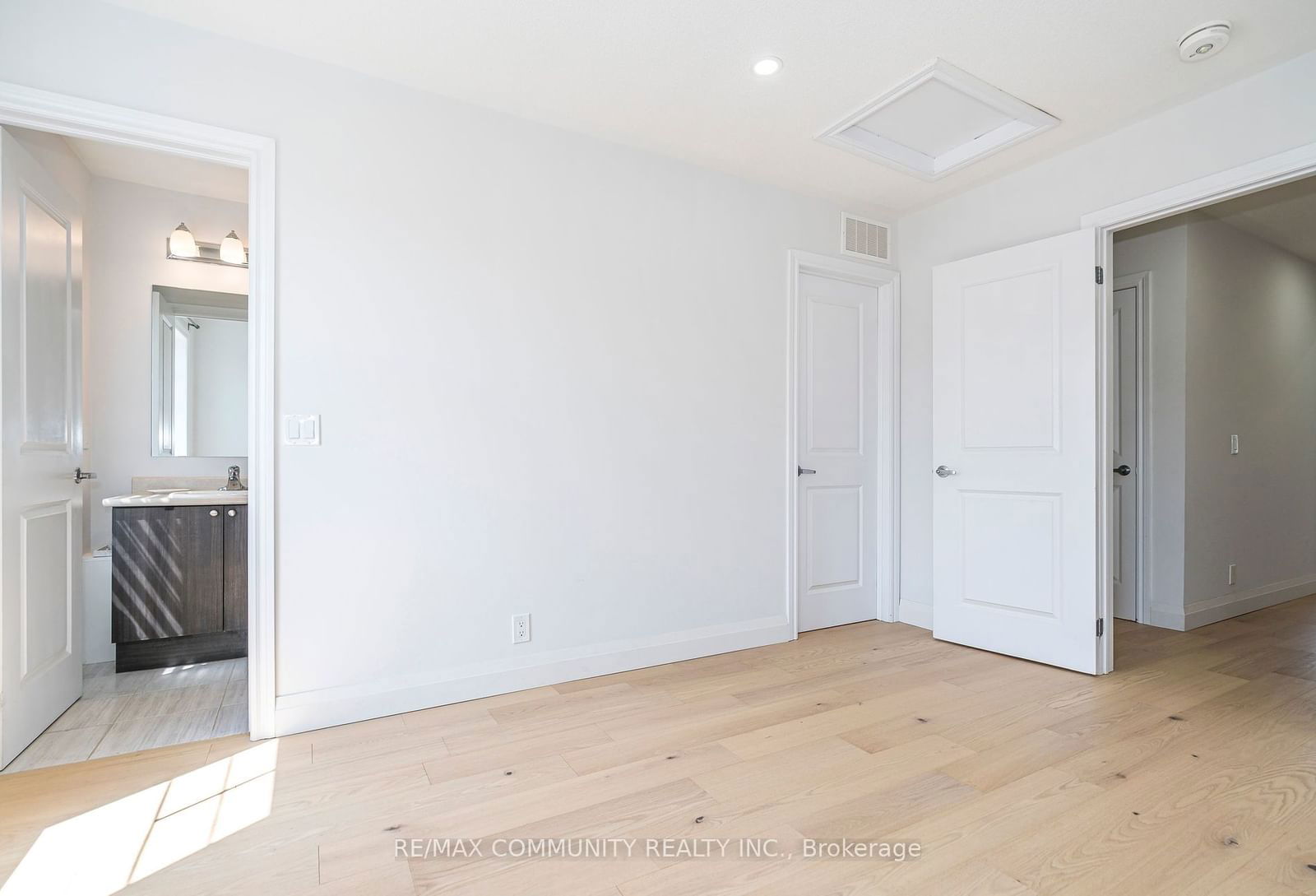 2500 Hill Rise Crt, unit 13 for sale - image #31