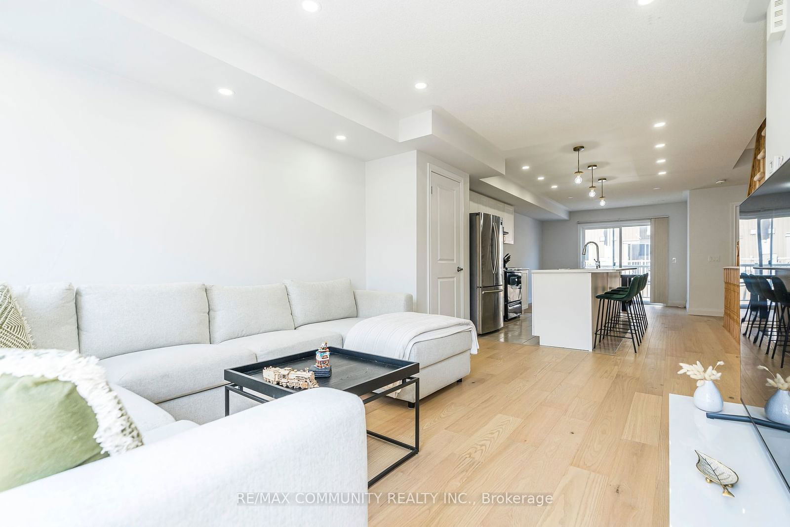 2500 Hill Rise Crt, unit 13 for sale - image #7