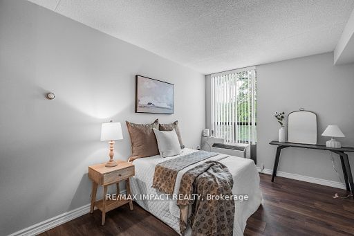 1540 Pickering Pkwy, unit 302 for sale