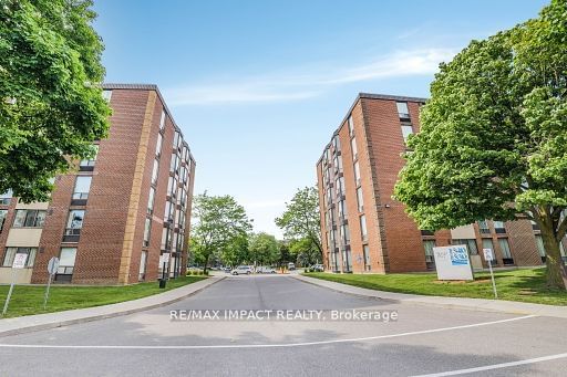 1540 Pickering Pkwy, unit 302 for sale